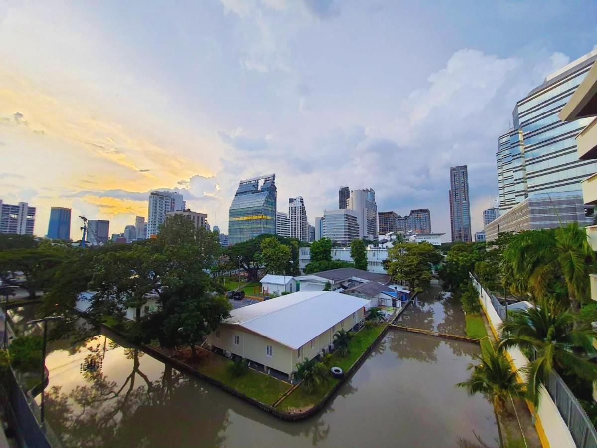 The Quart Ruamrudee By Uhg - Extra Plus Hotel Bangkok Exterior photo